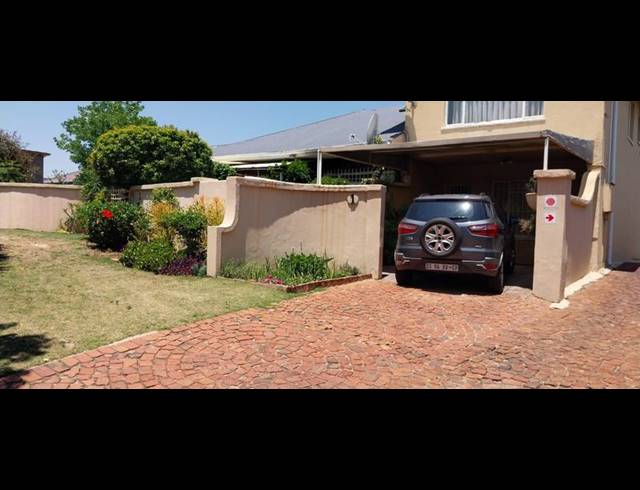 2 BEDROOM DUPLEX FOR SALE IN PRIMROSE HILL